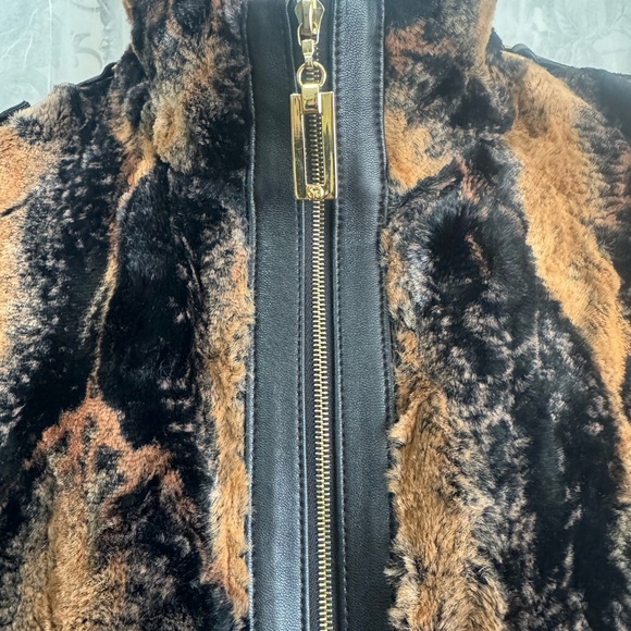 ST. JOHN Leather Trimmed Faux Fur Luxury Knit Jacket Black Tan Size Small - Picture 4 of 15